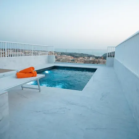 Anici Crt Penthouse 4 - With Private Rooftop Pool Апартаменты *