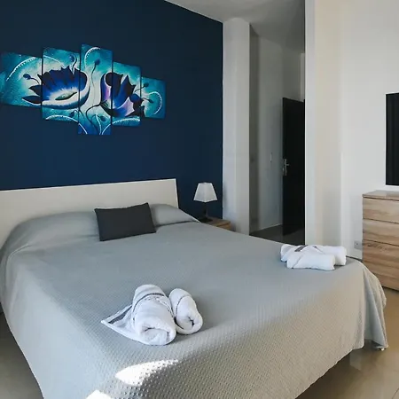 Anici Crt Penthouse 4 - With Private Rooftop Pool Виктория