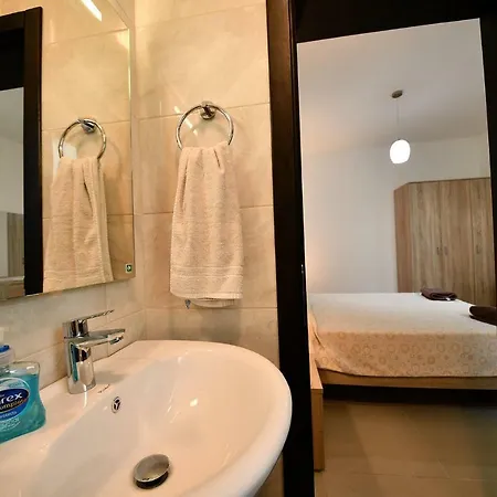 Anici Crt Penthouse 4 - With Private Rooftop Pool Апартаменты Виктория