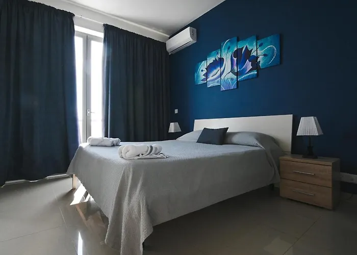 Anici Crt Penthouse 4 - With Private Rooftop Pool * Victoria