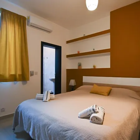 Anici Crt Penthouse 4 - With Private Rooftop Pool * Victoria